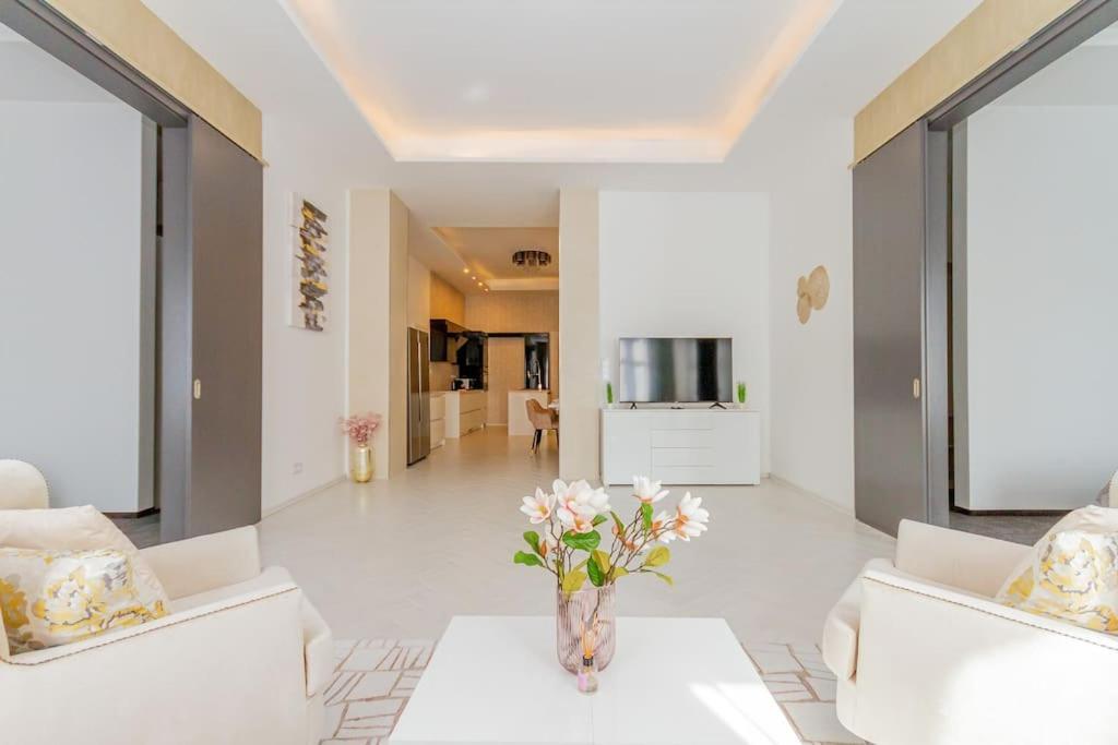 The Opulent Oasis By Newave Apartments 부다페스트 외부 사진